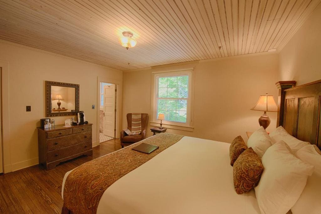 Historic Tapoco Lodge Resort - View 2