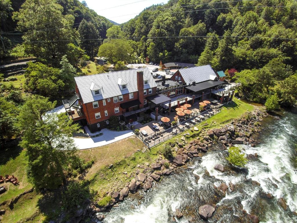 Historic Tapoco Lodge Resort - Main view