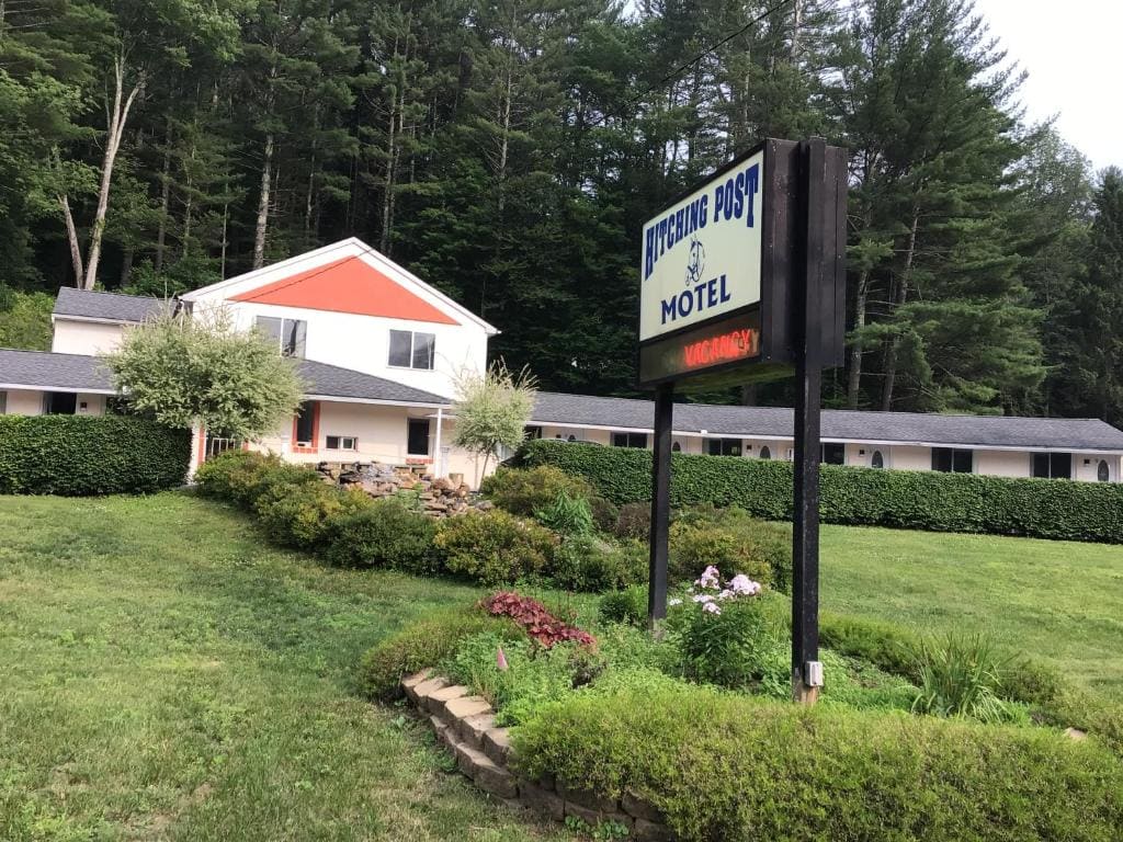 Hitching Post Motel - Main view