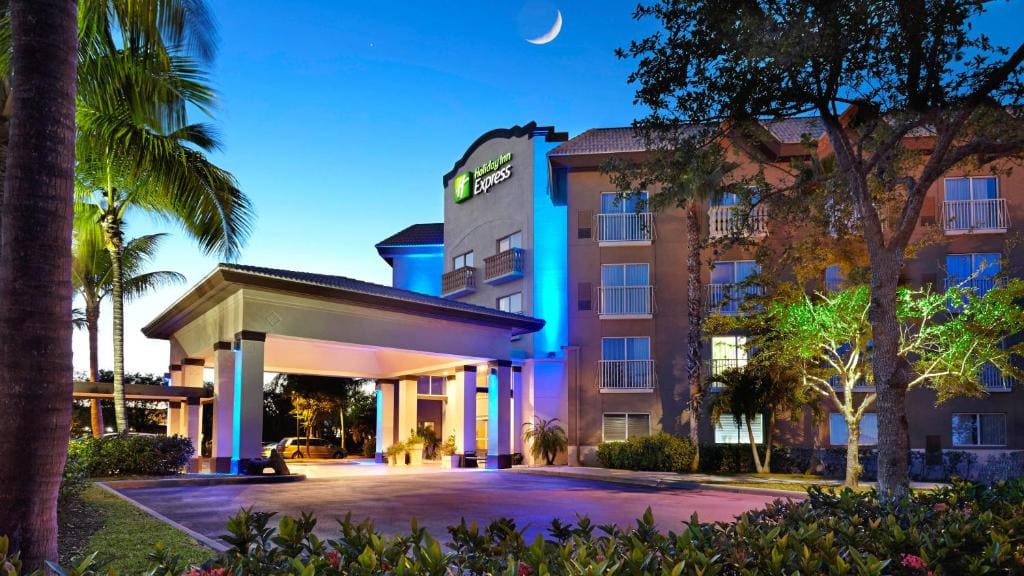 Holiday Inn Express Naples Downtown 5th Ave by IHG - Main view