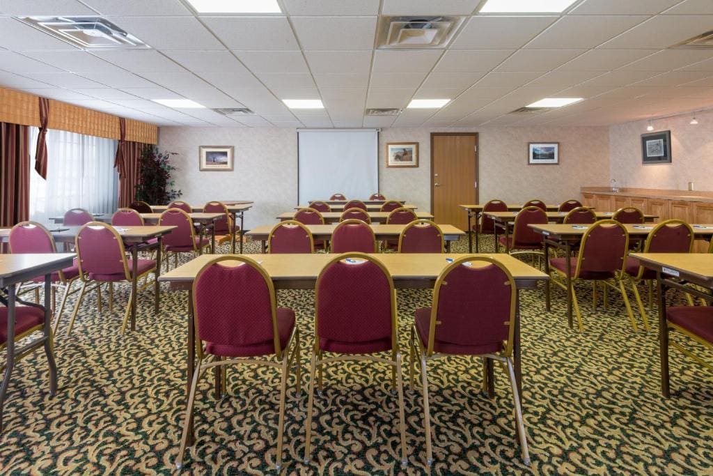 Holiday Inn Express Hotel & Suites Raton by IHG - View 4