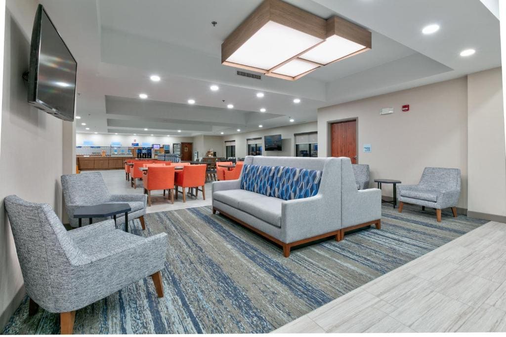 Holiday Inn Express Hotel & Suites Shakopee by IHG - View 3