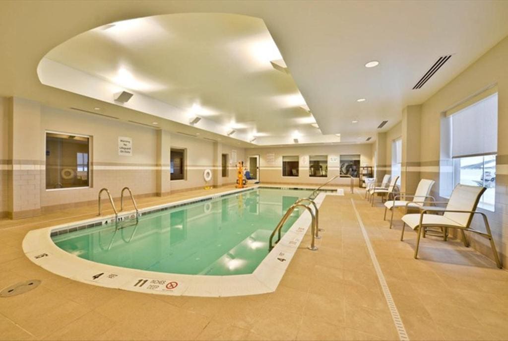 Holiday Inn Express & Suites Utica by IHG - View 3