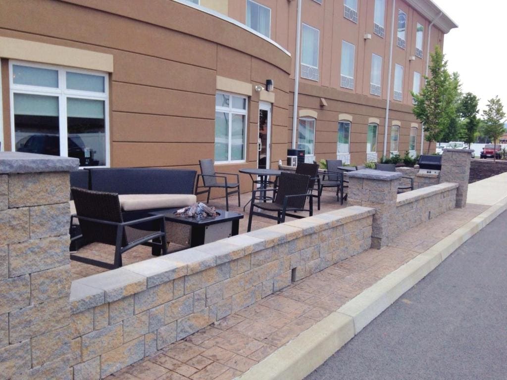 Holiday Inn Express & Suites Utica by IHG - View 6