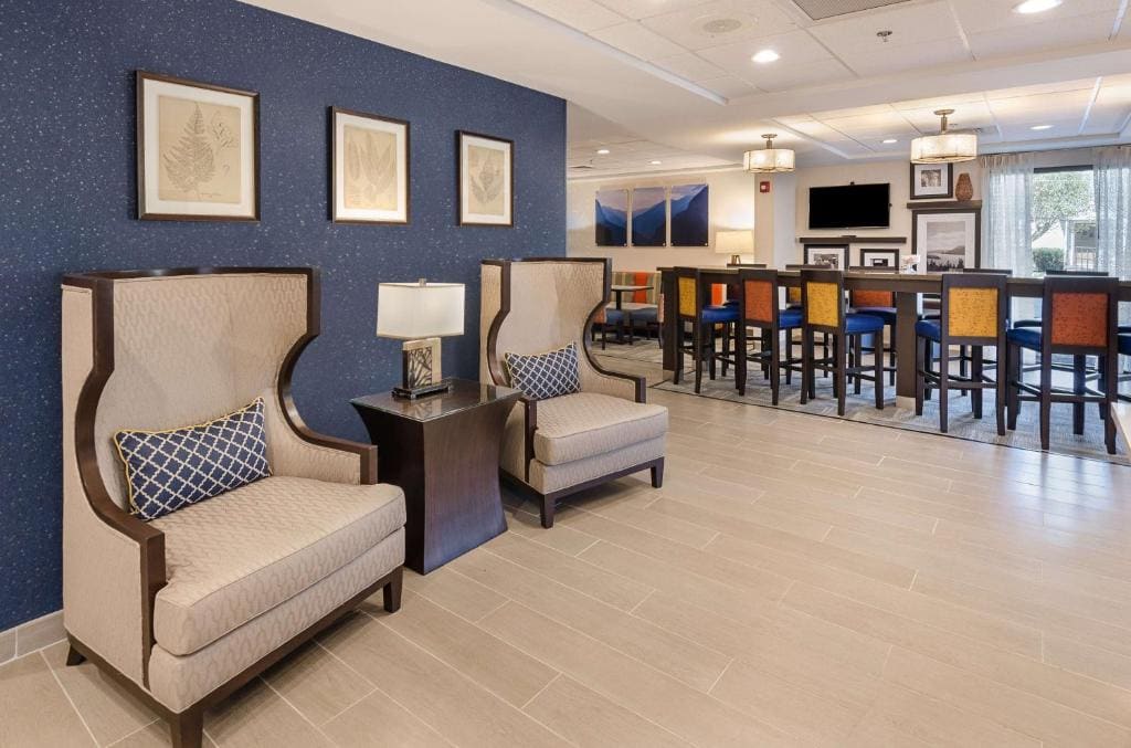Hampton Inn Covington VA - View 5