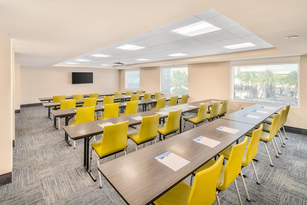 Holiday Inn Express Ft Lauderdale Cruise-Airport by IHG - View 4