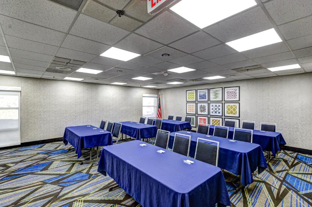 Holiday Inn Express Hillsborough-Durham Area by IHG - View 4