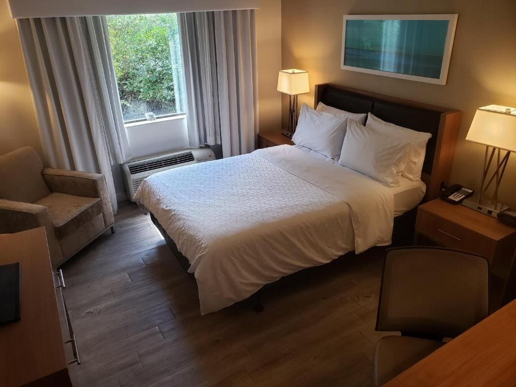 Holiday Inn Express Pittsburgh North Harmarville - View 2