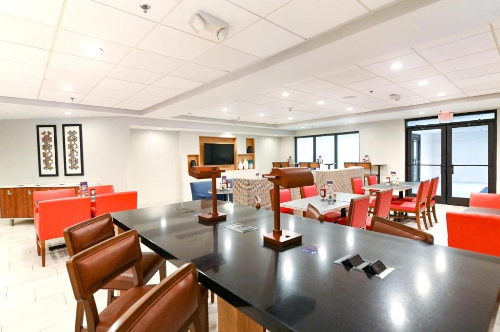 Holiday Inn Express Richmond Airport by IHG - View 6