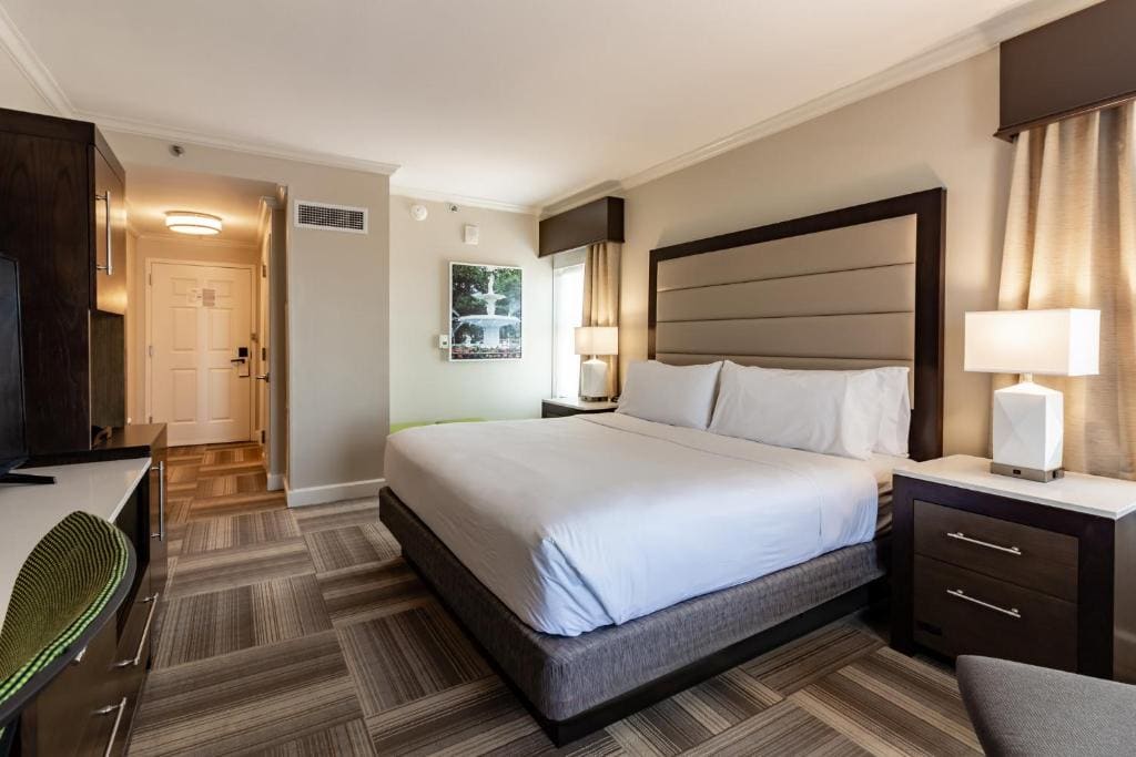 Holiday Inn Express Savannah - Historic District - View 2