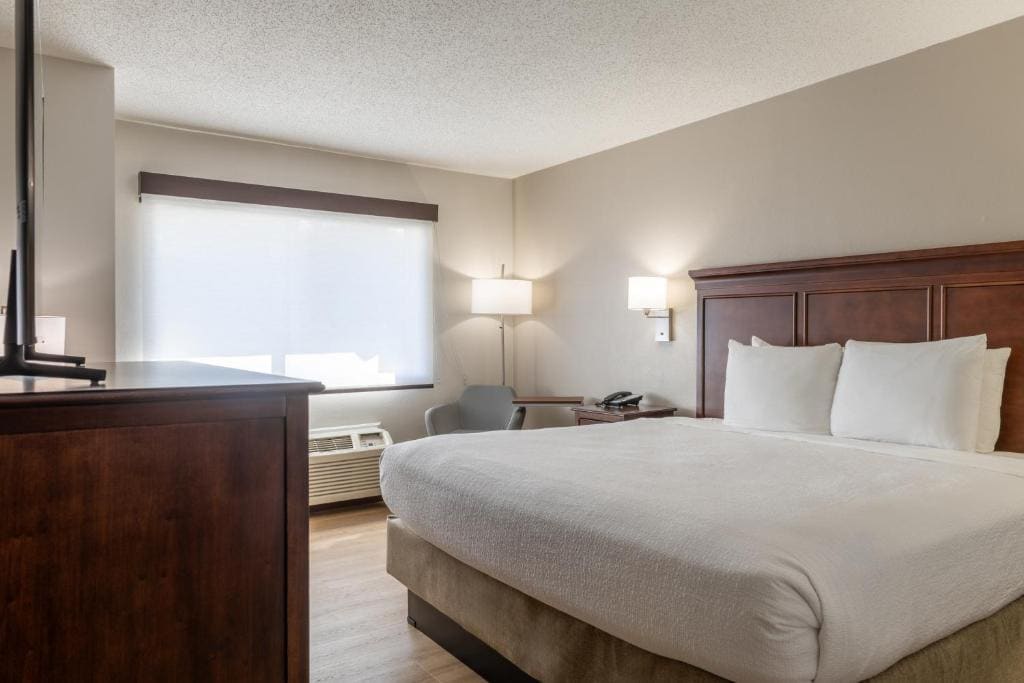 Best Western The Inn at Sharon - Foxboro - View 2
