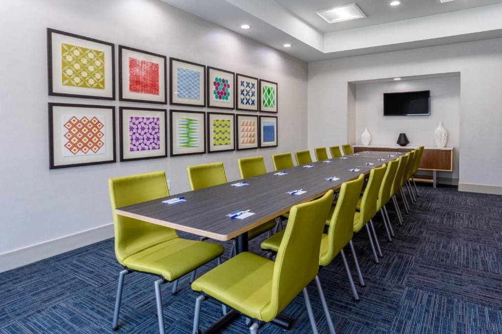 Holiday Inn Express Arrowood by IHG - View 4