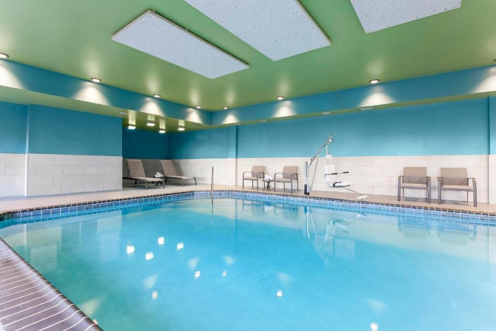 Holiday Inn Express & Suites Chicago O'Hare Airport by IHG - View 3
