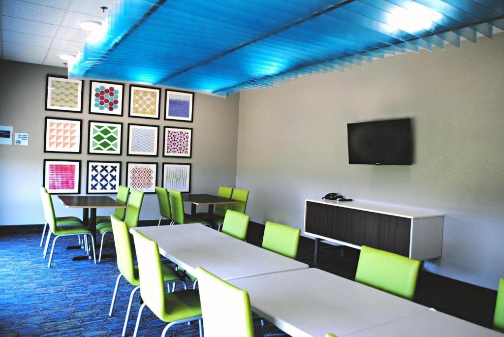 Holiday Inn Express & Suites - Columbia City by IHG - View 5