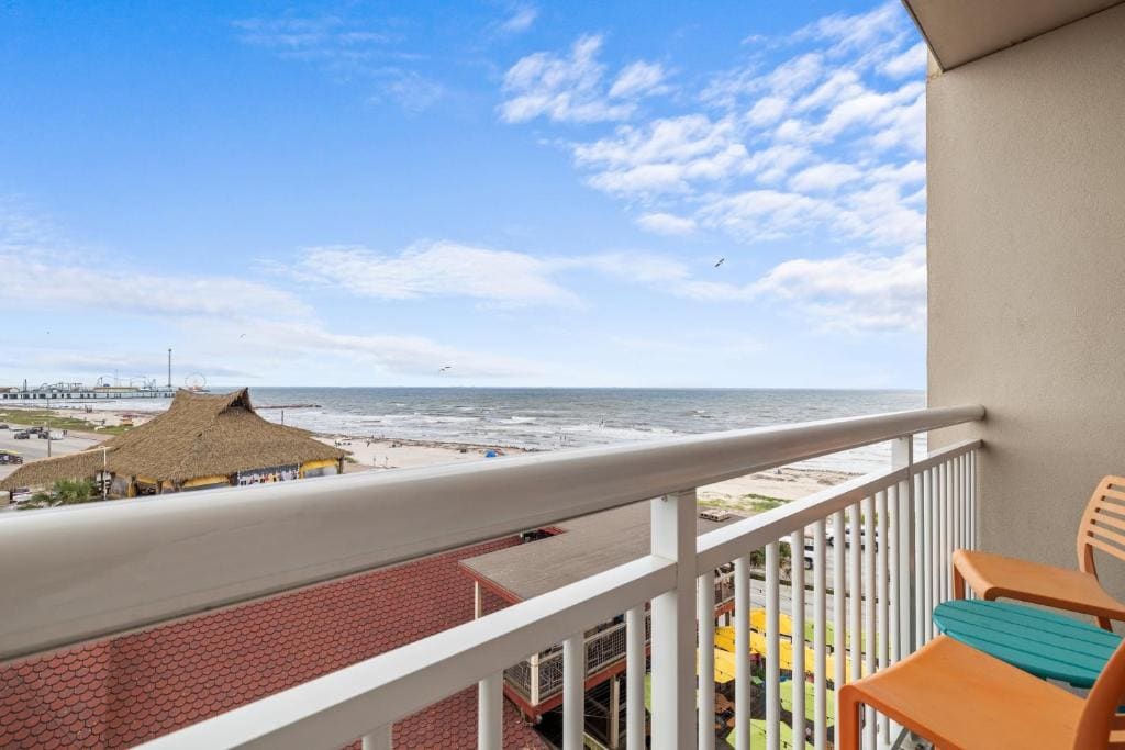 Holiday Inn Express & Suites - Galveston Beach by IHG - View 6