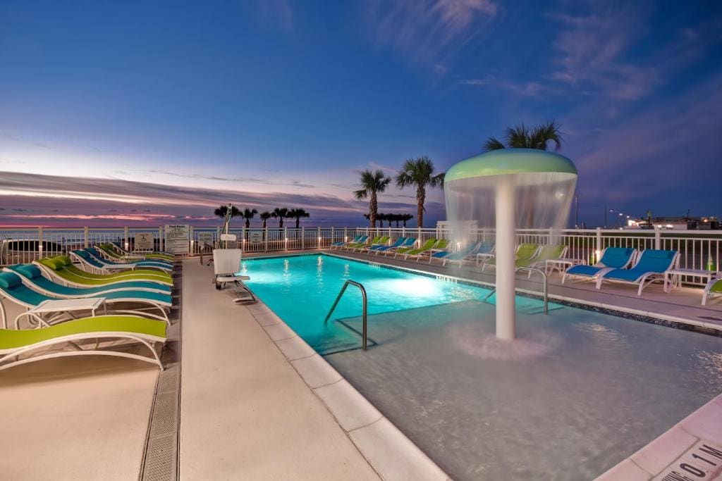 Holiday Inn Express & Suites - Galveston Beach by IHG - View 4