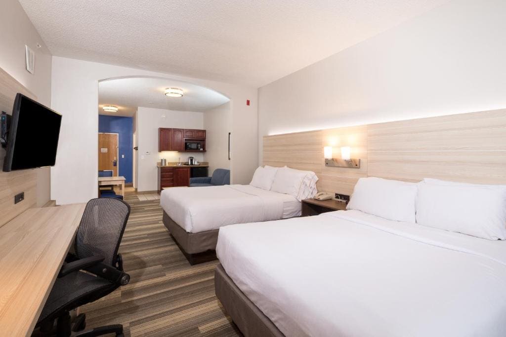 Holiday Inn Express Hotel & Suites Grand Blanc by IHG - View 7