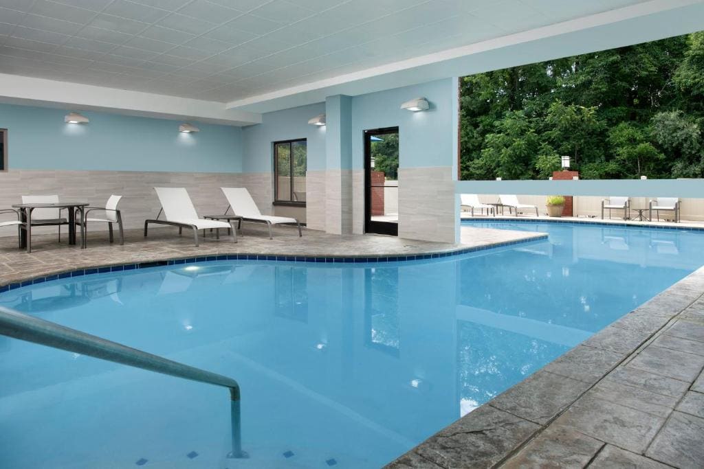 Holiday Inn Express & Suites Knoxville-Clinton by IHG - View 4