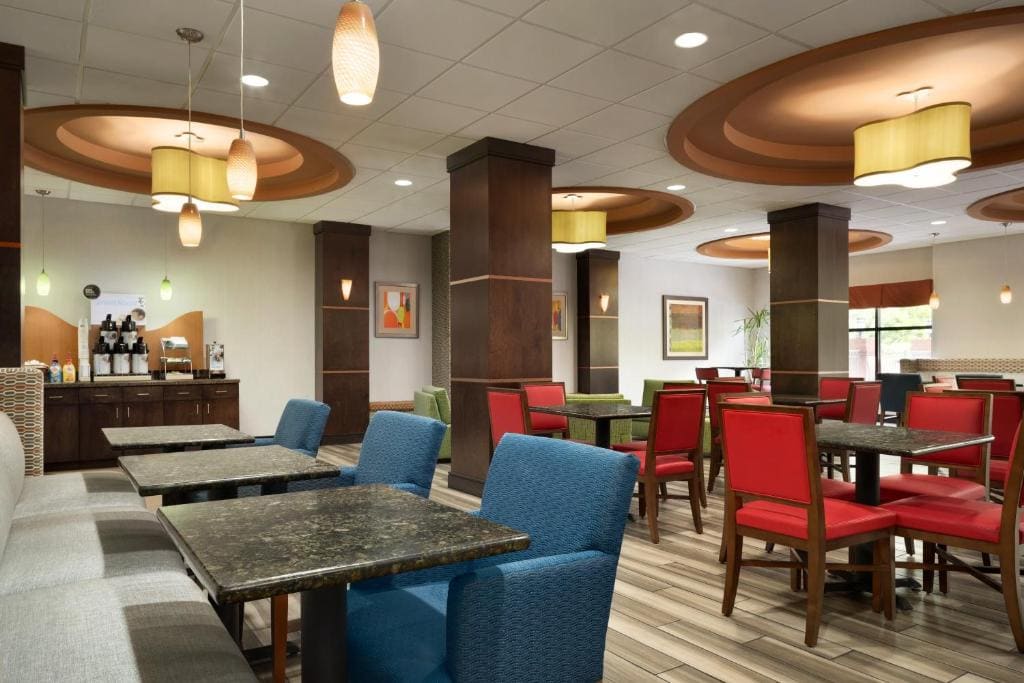 Holiday Inn Express & Suites Knoxville-Clinton by IHG - View 3