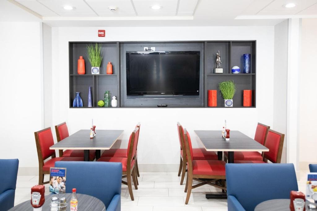 Holiday Inn Express & Suites Knoxville-Farragut by IHG - View 6