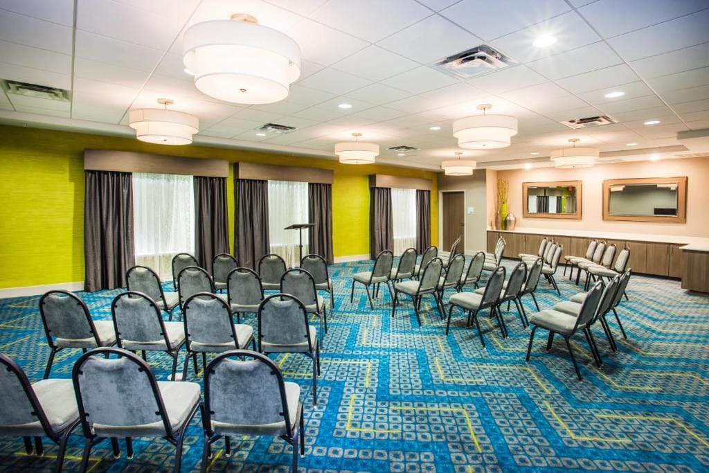 Holiday Inn Express & Suites Litchfield by IHG - View 5