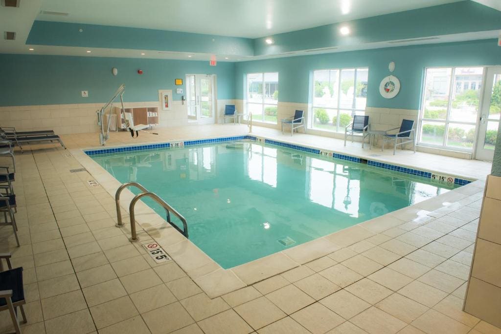 Holiday Inn Express Louisville N Jeffersonville - View 4