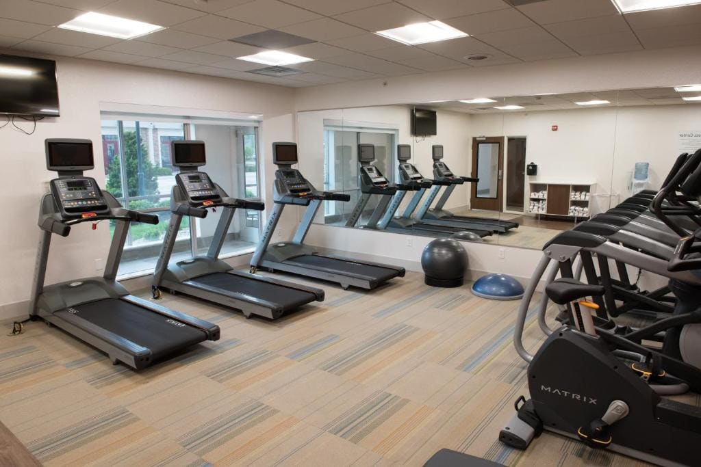 Holiday Inn Express Louisville N Jeffersonville - View 7