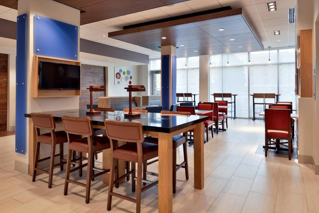 Holiday Inn Express & Suites - Marshalltown by IHG - View 4