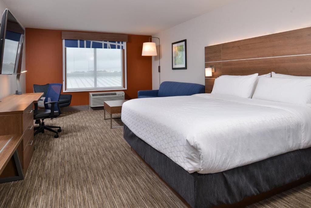 Holiday Inn Express & Suites - Marshalltown by IHG - View 7