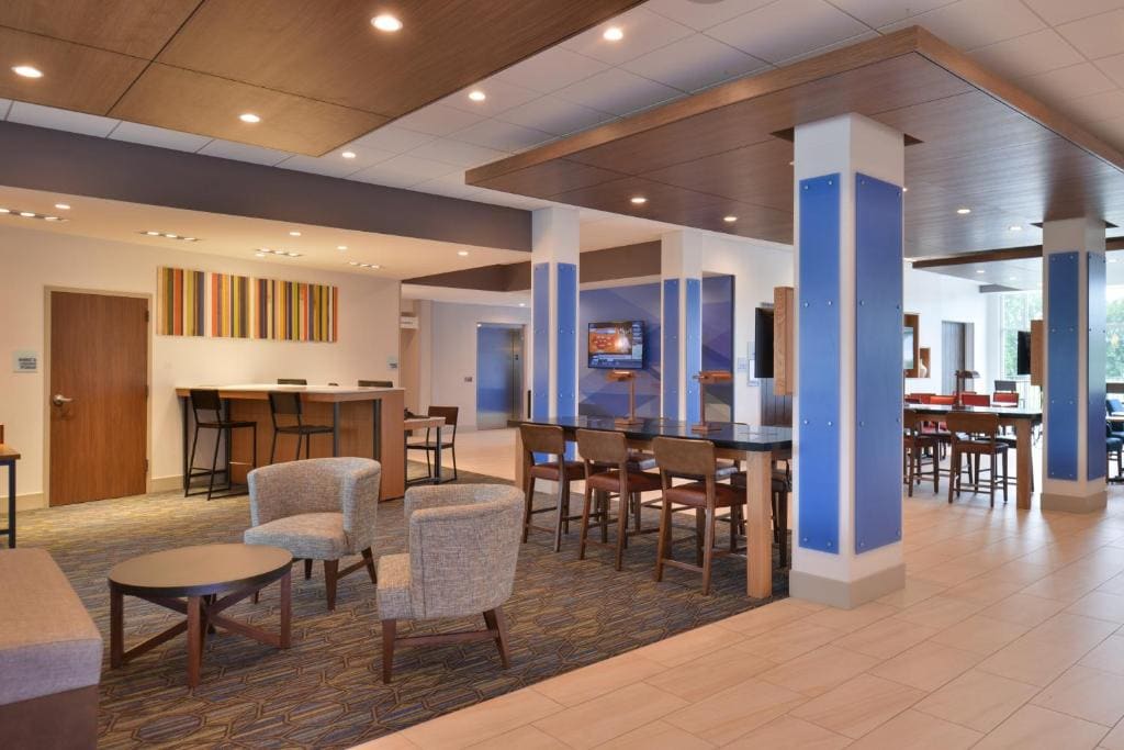 Holiday Inn Express & Suites Omaha Airport by IHG - View 3