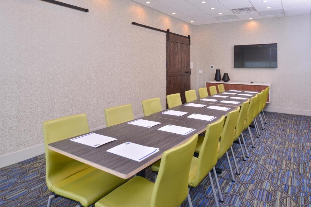 Holiday Inn Express & Suites Omaha Airport by IHG - View 5