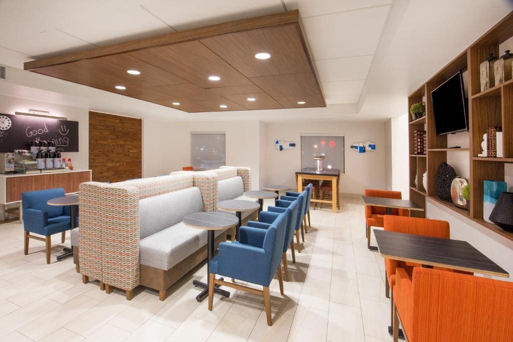 Holiday Inn Express & Suites Pahrump by IHG - View 3