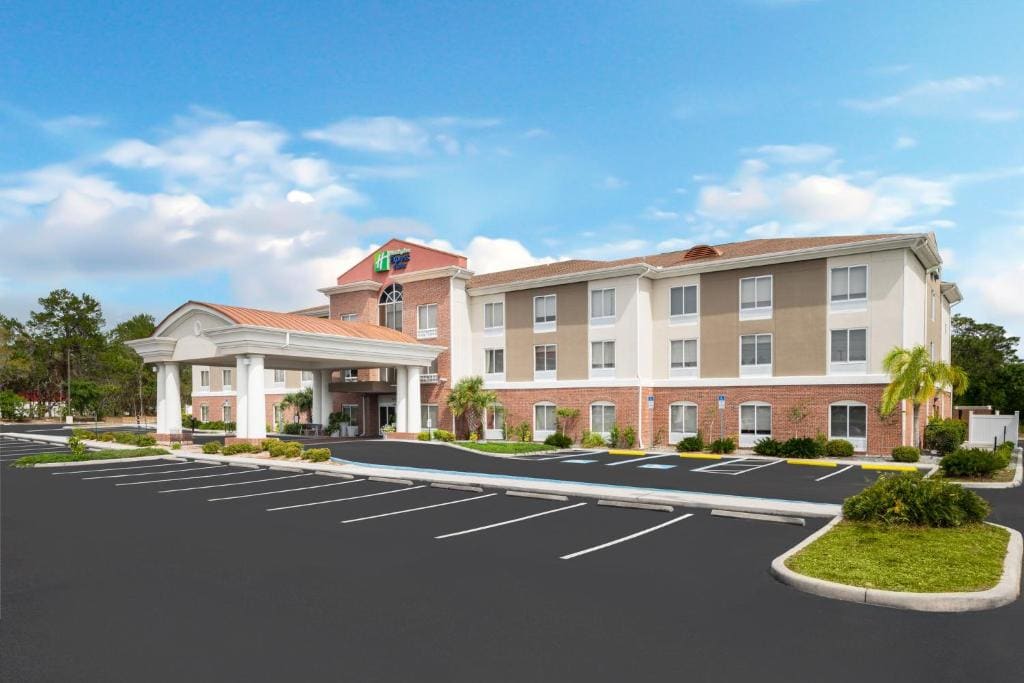 Holiday Inn Express & Suites Spring Hill by IHG - Main view