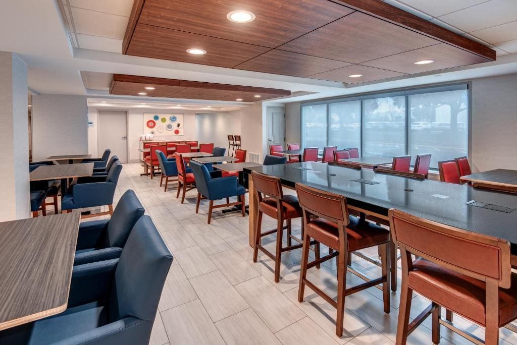 Holiday Inn Express West Long Branch Eatontown - View 3