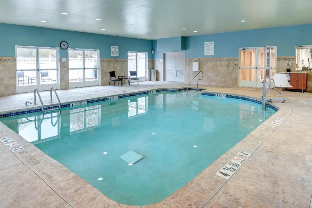 Holiday Inn Express West Long Branch Eatontown - View 4