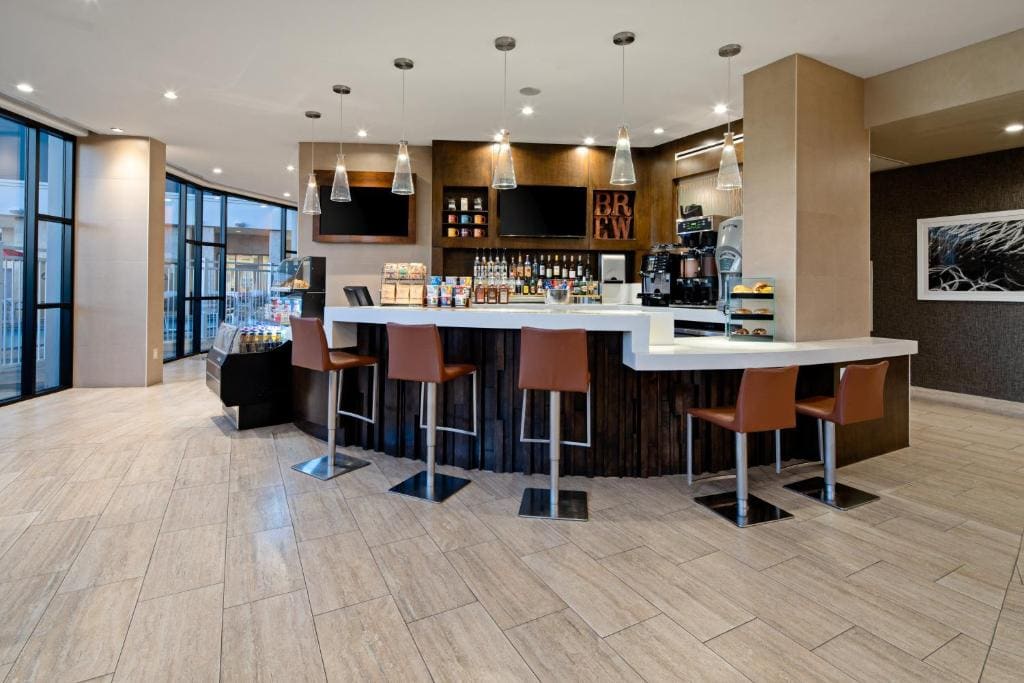 Holiday Inn Long Beach - Airport by IHG - View 4