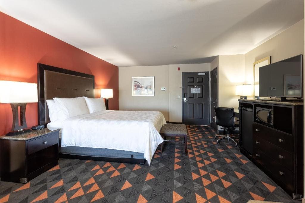 Holiday Inn Oceanside Marina Camp Pendleton by IHG - View 7