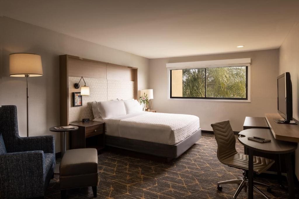 Holiday Inn Santa Ana-Orange Co Arpt by IHG - View 6
