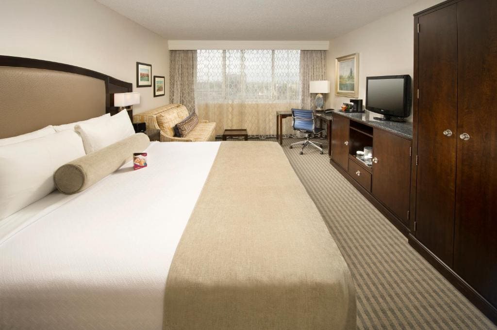 Skybridge Seattle Airport Hotel - View 6