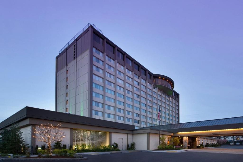 Skybridge Seattle Airport Hotel - Main view