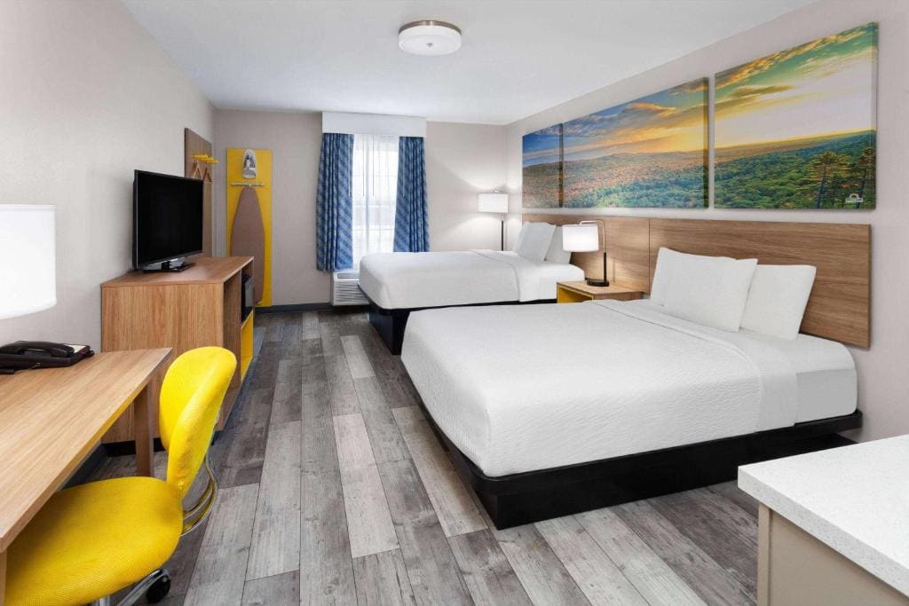 Days Inn & Suites by Wyndham Sellersburg - View 6