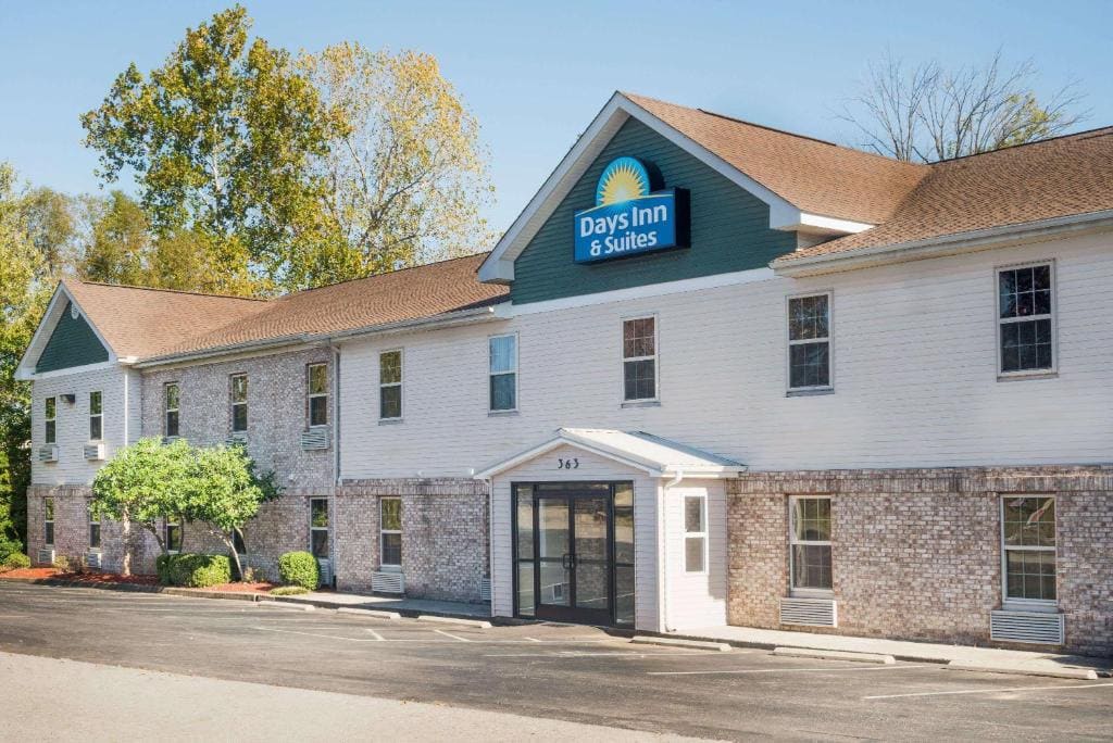 Days Inn & Suites by Wyndham Sellersburg - View 5