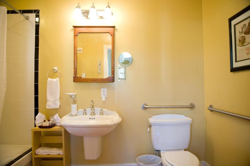 Hopkins Ordinary Bed, Breakfast and Ale Works - View 4