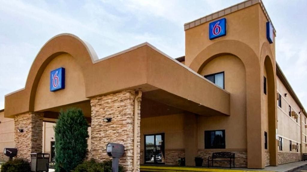 Motel 6 Minot, ND - Main view