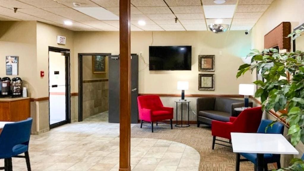 Motel 6 Minot, ND - View 5