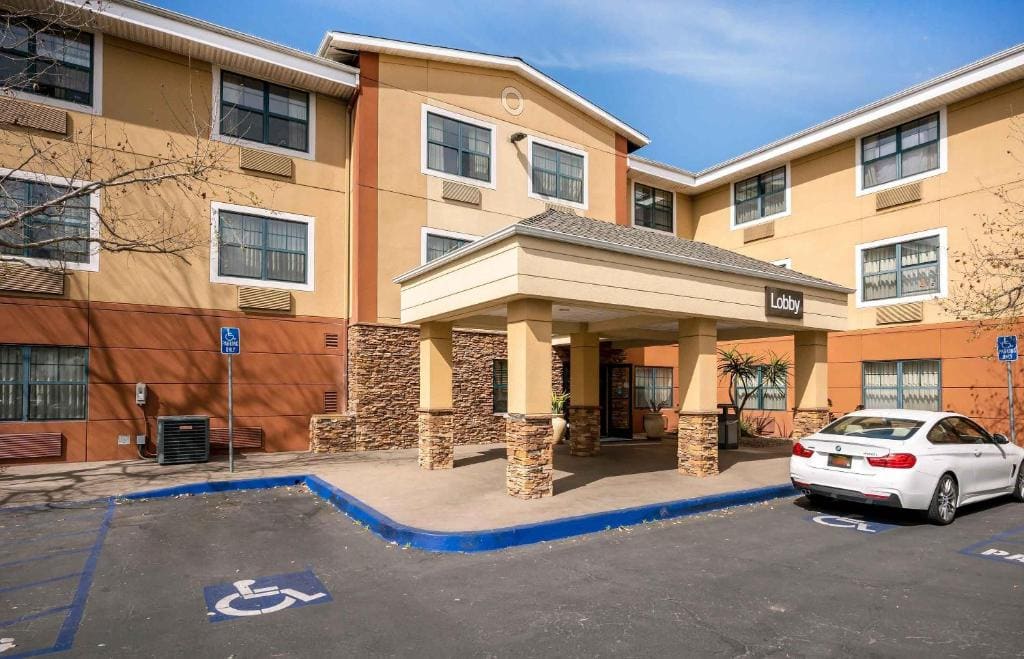 Extended Stay America Suites - Santa Barbara - Calle Real - Main view