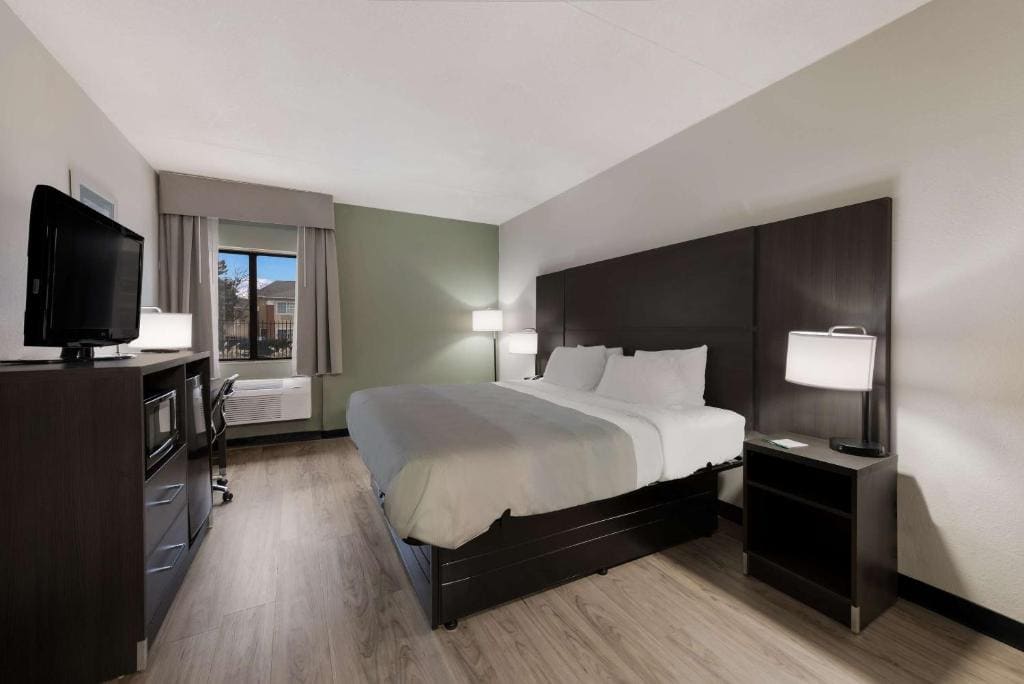 Quality Inn Merriam Kansas City - View 6