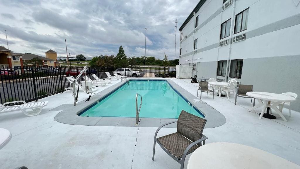 Quality Inn Merriam Kansas City - View 4