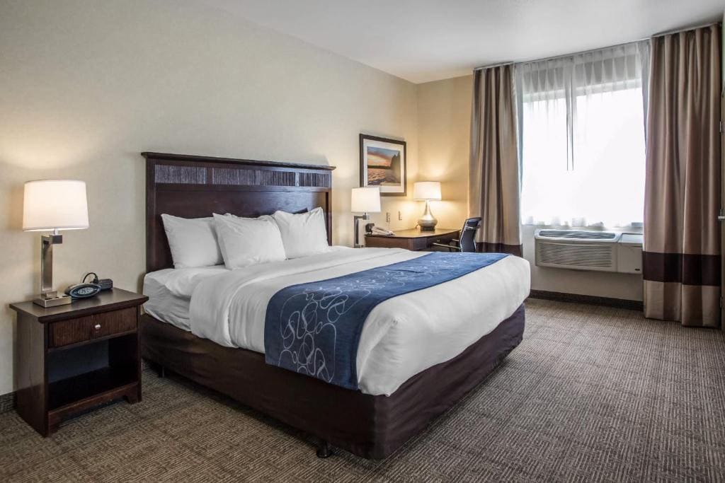 Comfort Suites Lake Geneva East - View 2