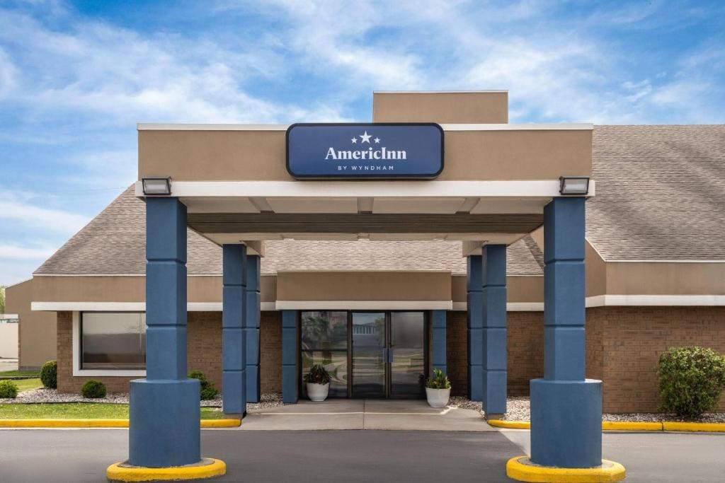 AmericInn by Wyndham Marshfield - View 5